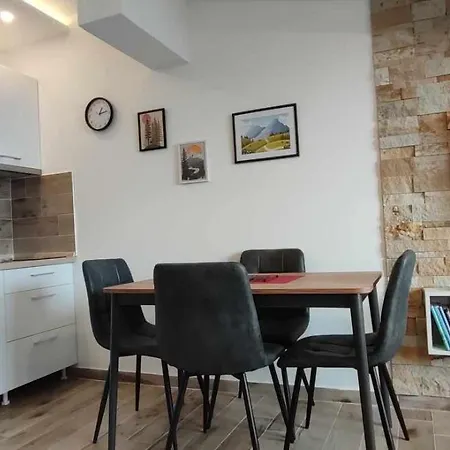 N Lux 100 Milmari Apartment