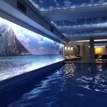 N Lux 100 Milmari Apartment