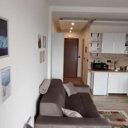 N Lux 100 Milmari Apartment