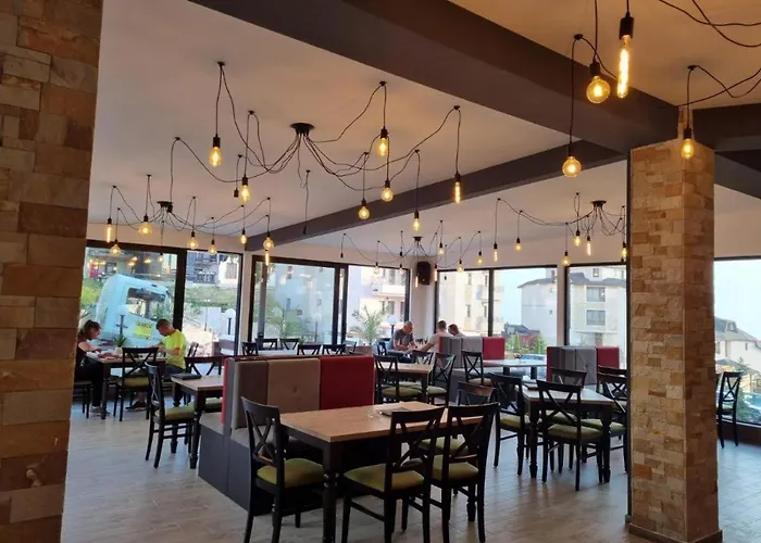 N Lux 100 Milmari アパート コパオニク